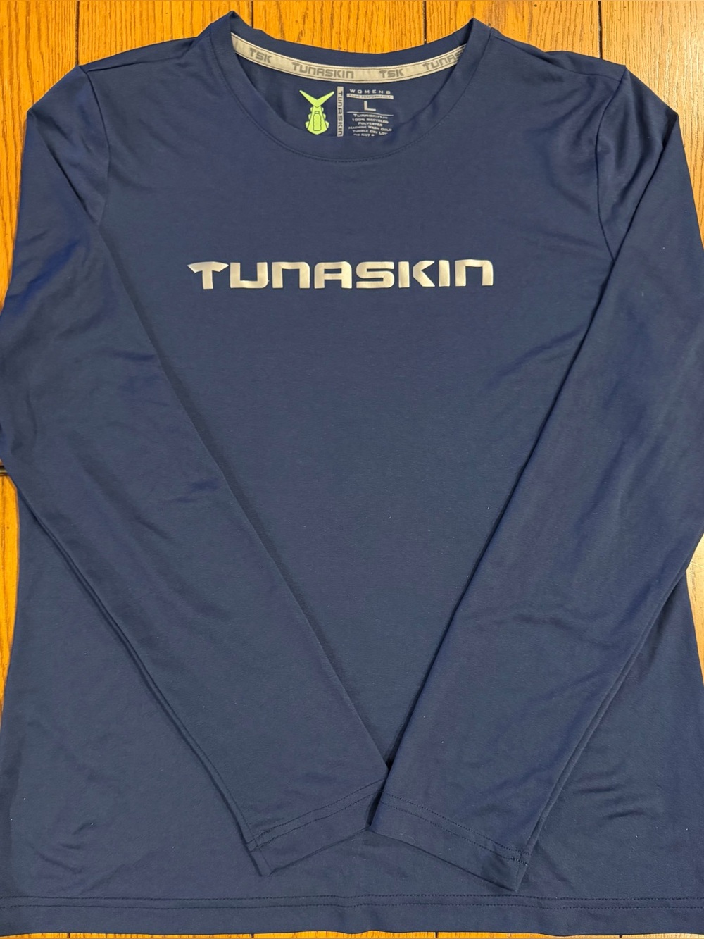 Tunaskin women’s long sleeve Tee, navy/pink, size large